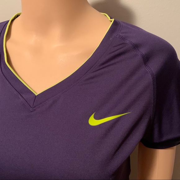 Women’s Nike Pro Vneck Running Top short sleeve - Picture 2 of 5
